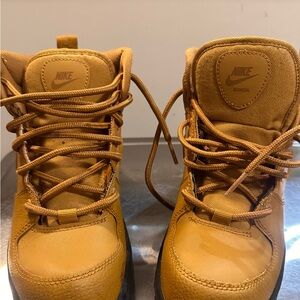 Nike Kids Brown Boots